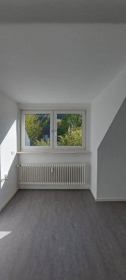 Pronájem bytu 2+1 62 m², Hasencleverstr. 18, Solingen, Severní Porýní-Vestfálsko Pronájem bytu 2+1 62 m², Hasencleverstr. 18, Solingen, Severní Porýní-Vestfálsko