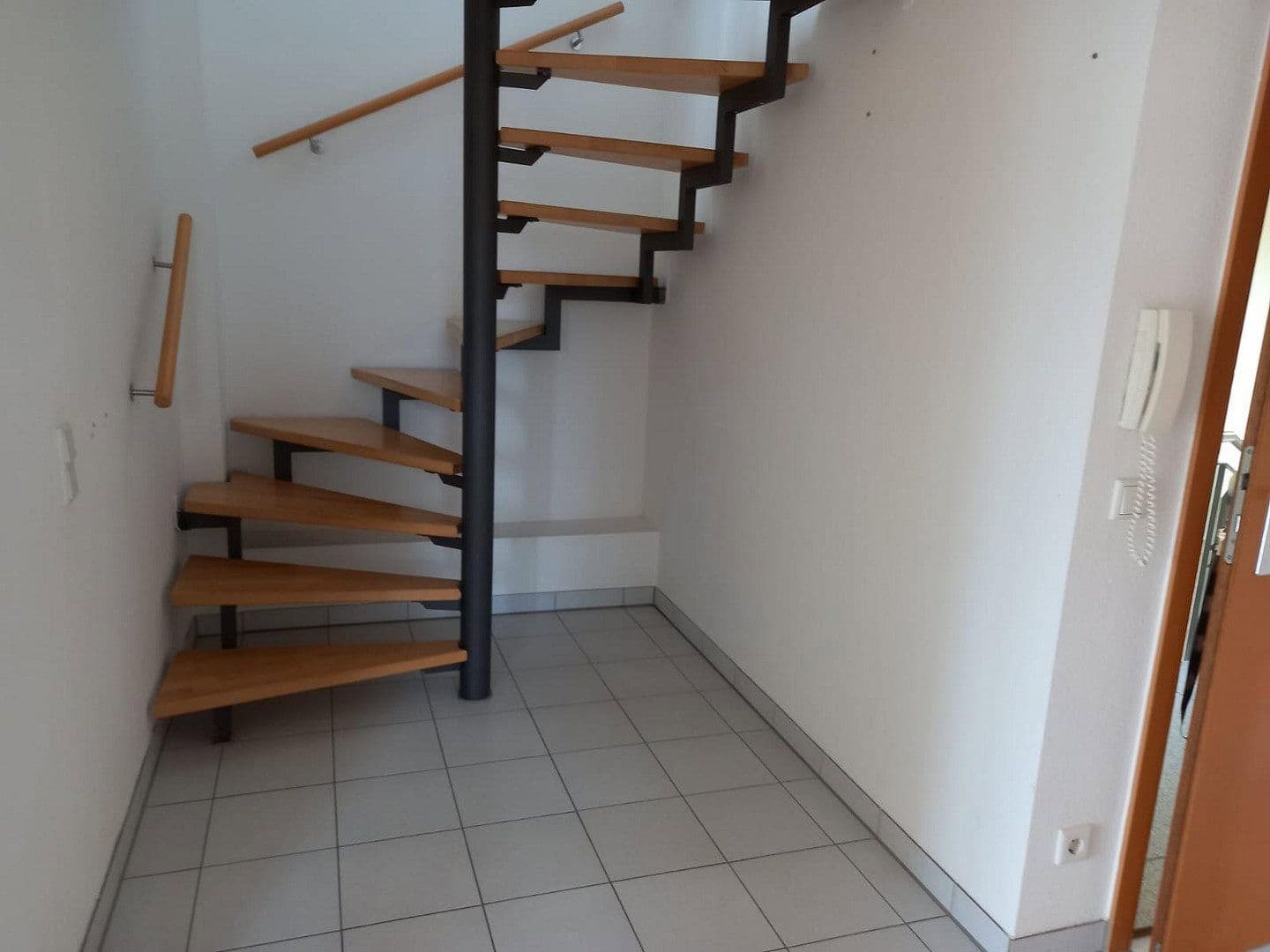 Pronájem bytu 3+kk 85 m², Finkenbergstr. 6, Heilbronn-Biberach, Bádensko-Württembersko Pronájem bytu 3+kk 85 m², Finkenbergstr. 6, Heilbronn-Biberach, Bádensko-Württembersko