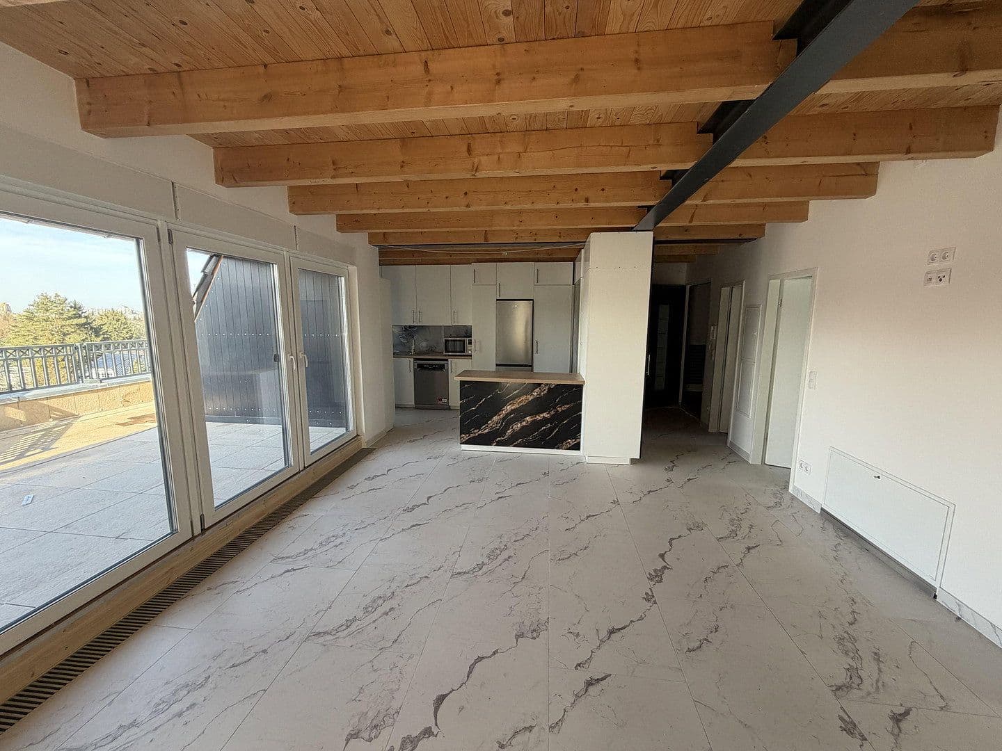 Pronájem bytu 4+1 111 m², Küfersteig 2, Berlin, Berlín Pronájem bytu 4+1 111 m², Küfersteig 2, Berlin, Berlín