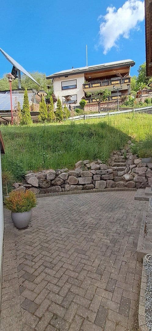 Prodej domu 185 m², pozemek 508 m², Talblick 2, Vöhrenbach, Bádensko-Württembersko Prodej domu 185 m², pozemek 508 m², Talblick 2, Vöhrenbach, Bádensko-Württembersko