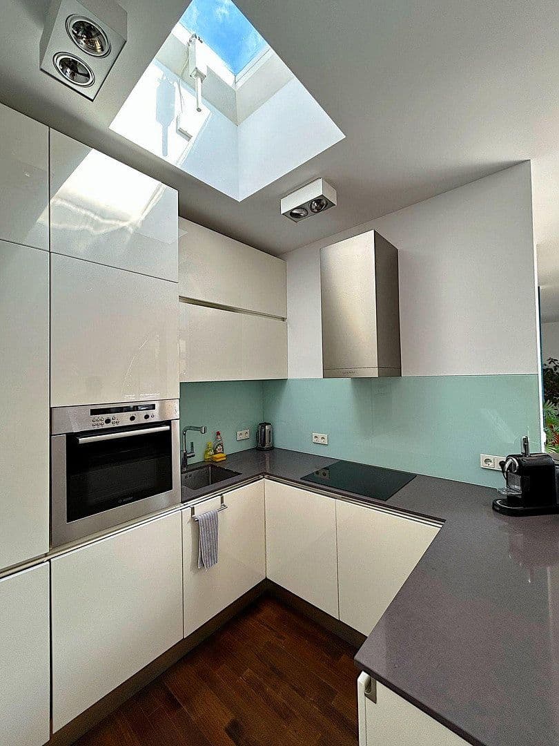 Pronájem bytu 3+kk 115 m², Köln, Severní Porýní-Vestfálsko Pronájem bytu 3+kk 115 m², Köln, Severní Porýní-Vestfálsko