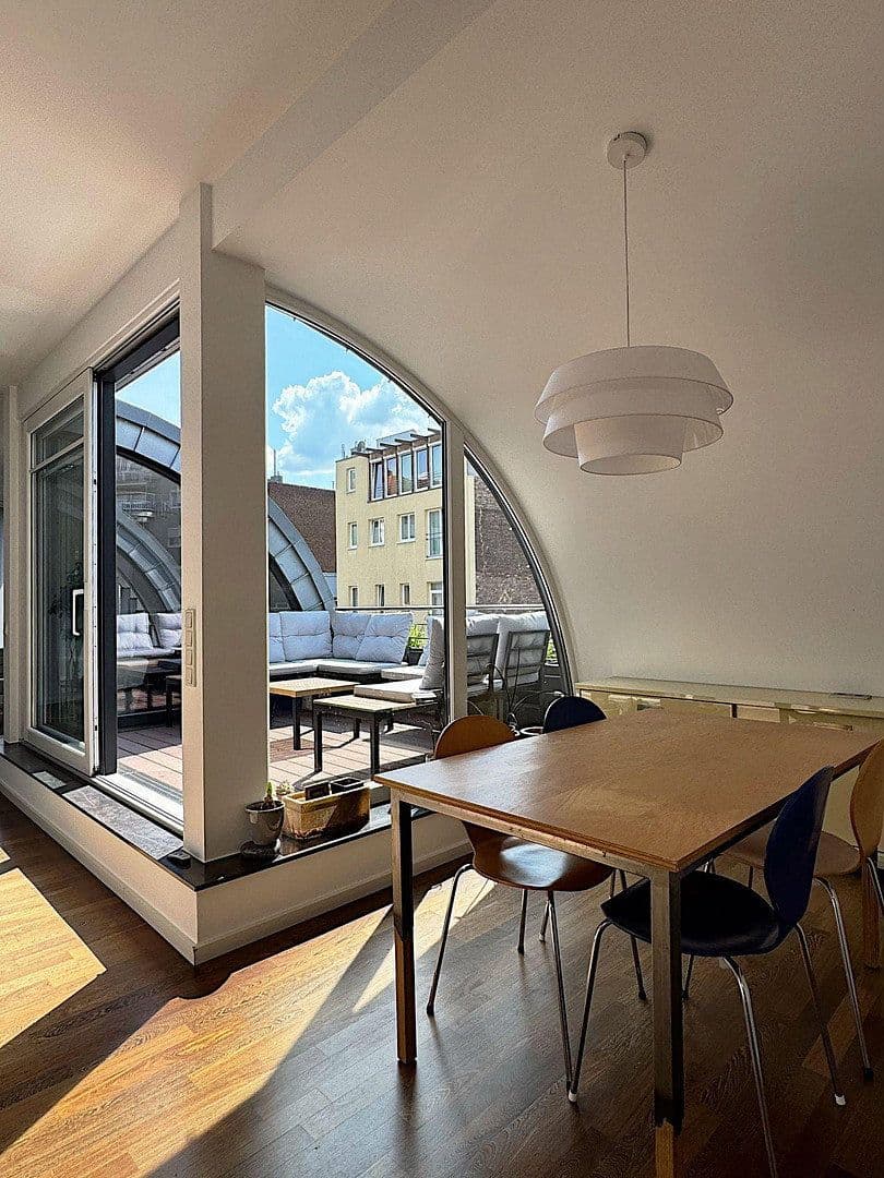 Pronájem bytu 3+kk 115 m², Köln, Severní Porýní-Vestfálsko Pronájem bytu 3+kk 115 m², Köln, Severní Porýní-Vestfálsko