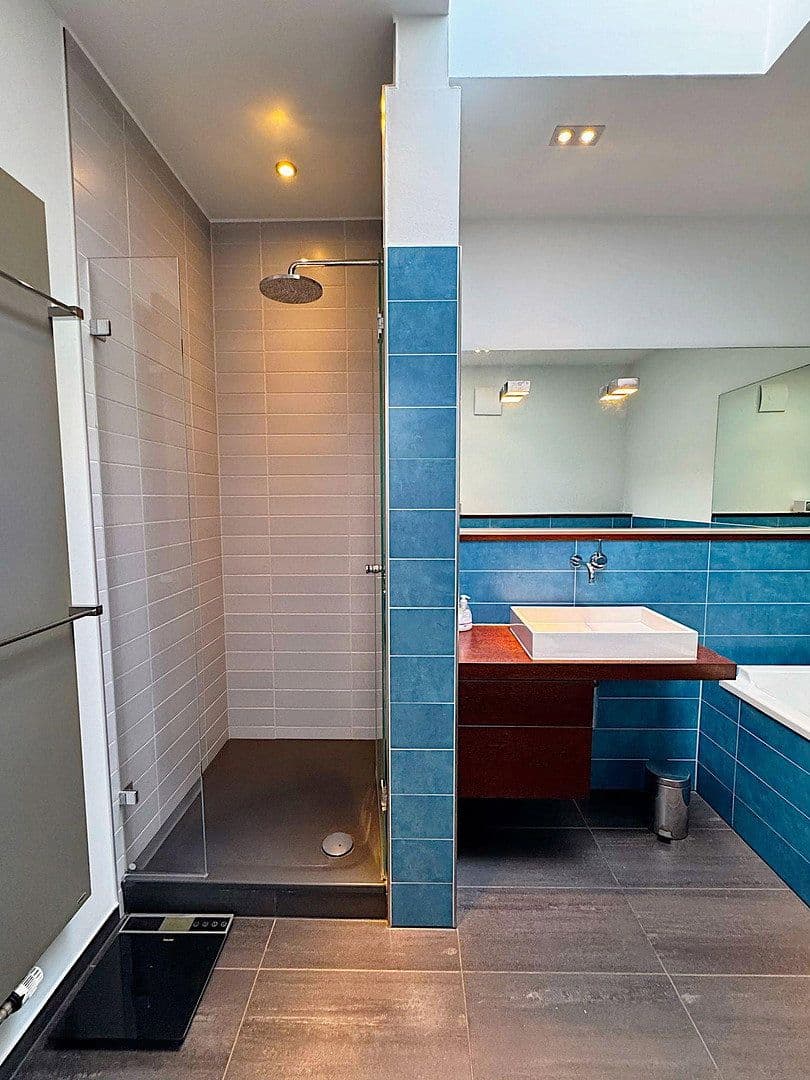 Pronájem bytu 3+kk 115 m², Köln, Severní Porýní-Vestfálsko Pronájem bytu 3+kk 115 m², Köln, Severní Porýní-Vestfálsko