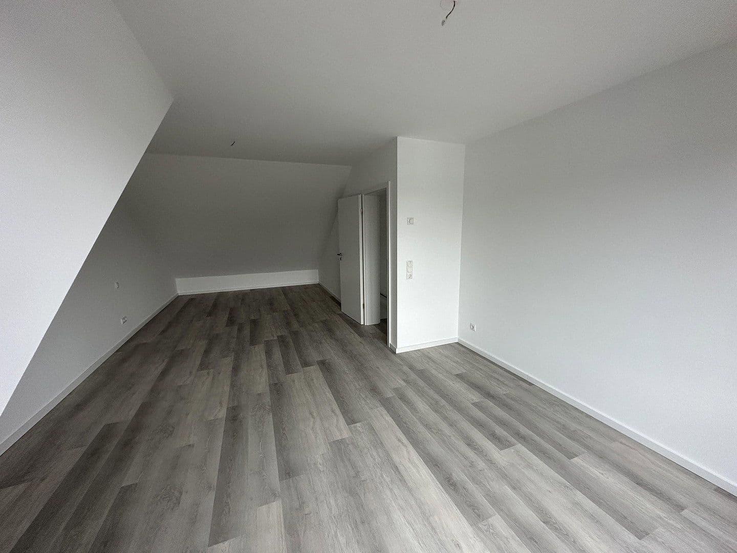 Pronájem bytu 4+1 116 m², Bachstraße 10, Bergheim, Severní Porýní-Vestfálsko Pronájem bytu 4+1 116 m², Bachstraße 10, Bergheim, Severní Porýní-Vestfálsko