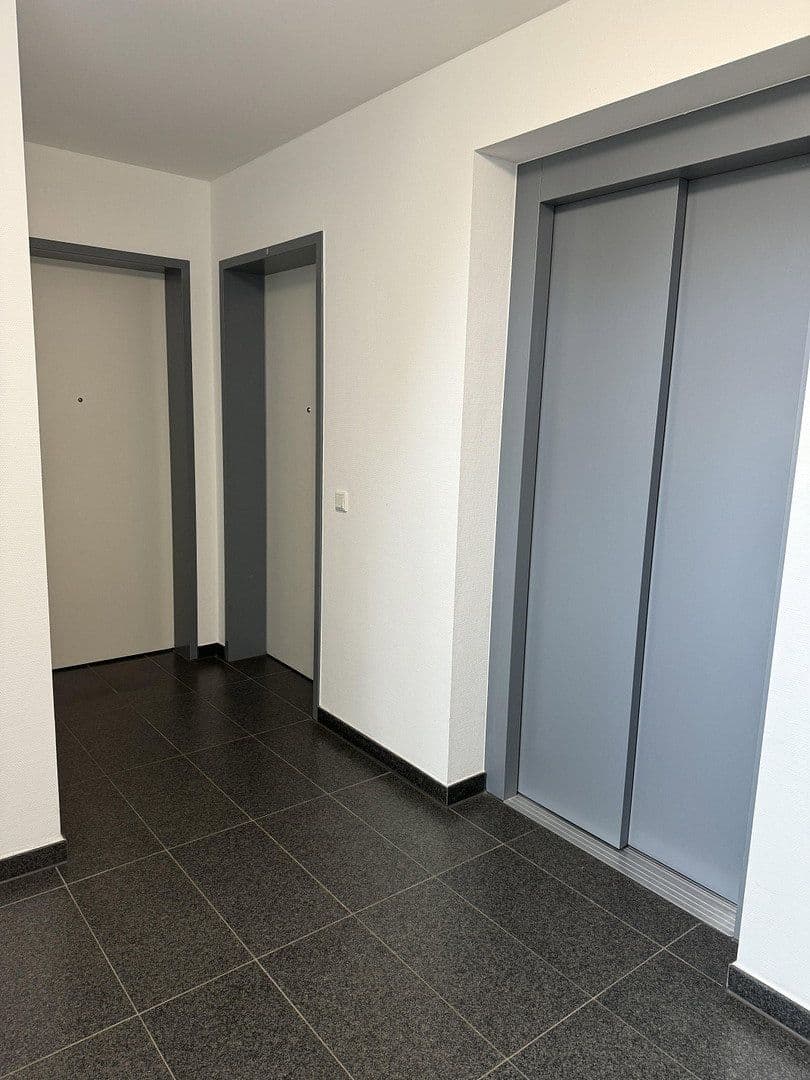 Pronájem bytu 3+1 92 m², Stresemannstraße / Ahornweg, Frechen, Severní Porýní-Vestfálsko Pronájem bytu 3+1 92 m², Stresemannstraße / Ahornweg, Frechen, Severní Porýní-Vestfálsko