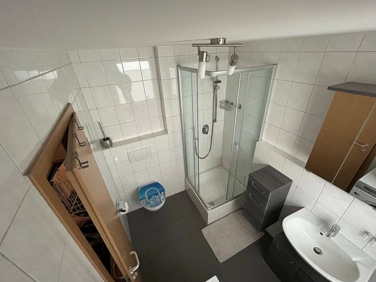 Pronájem domu 136 m², pozemek 100 m², Schwaikheimer Str. 19/2, Winnenden, Bádensko-Württembersko Pronájem domu 136 m², pozemek 100 m², Schwaikheimer Str. 19/2, Winnenden, Bádensko-Württembersko