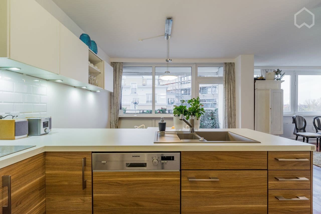 Prodej bytu 2+kk 80 m², Karlsruhe Straße / Kurfürstendamm, Berlin, Berlín Prodej bytu 2+kk 80 m², Karlsruhe Straße / Kurfürstendamm, Berlin, Berlín