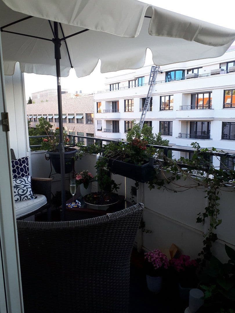 Prodej bytu 2+kk 80 m², Karlsruhe Straße / Kurfürstendamm, Berlin, Berlín Prodej bytu 2+kk 80 m², Karlsruhe Straße / Kurfürstendamm, Berlin, Berlín