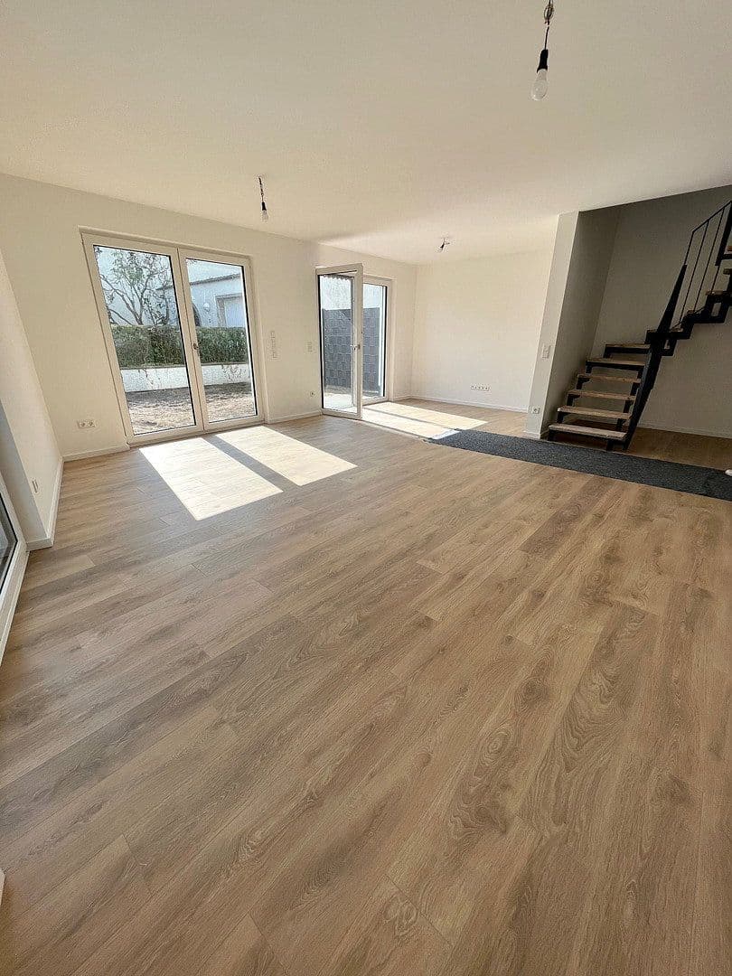 Pronájem domu 140 m², pozemek 170 m², Paderborn, Severní Porýní-Vestfálsko Pronájem domu 140 m², pozemek 170 m², Paderborn, Severní Porýní-Vestfálsko