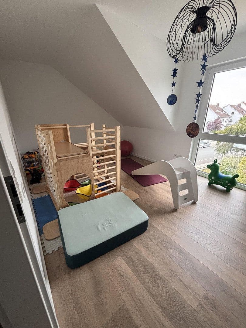 Pronájem domu 140 m², pozemek 170 m², Paderborn, Severní Porýní-Vestfálsko Pronájem domu 140 m², pozemek 170 m², Paderborn, Severní Porýní-Vestfálsko