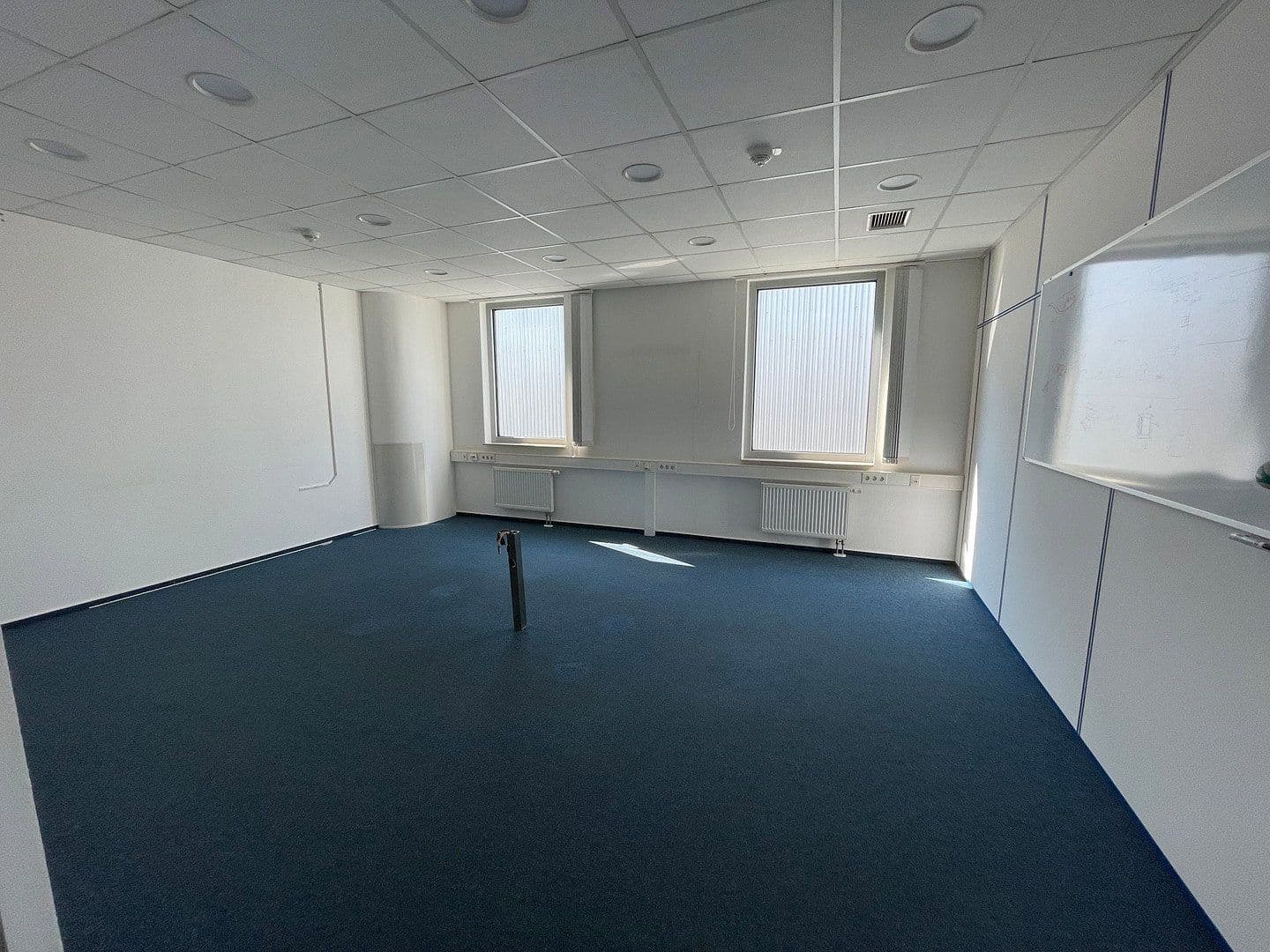 Prodej nebytového prostoru 25.719 m², Ahornstrasse 12, Rechlin, Mecklenburg-Vorpommern Prodej nebytového prostoru 25.719 m², Ahornstrasse 12, Rechlin, Mecklenburg-Vorpommern