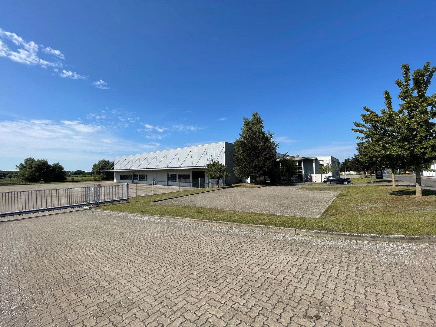 Prodej nebytového prostoru 25.719 m², Ahornstrasse 12, Rechlin, Mecklenburg-Vorpommern Prodej nebytového prostoru 25.719 m², Ahornstrasse 12, Rechlin, Mecklenburg-Vorpommern