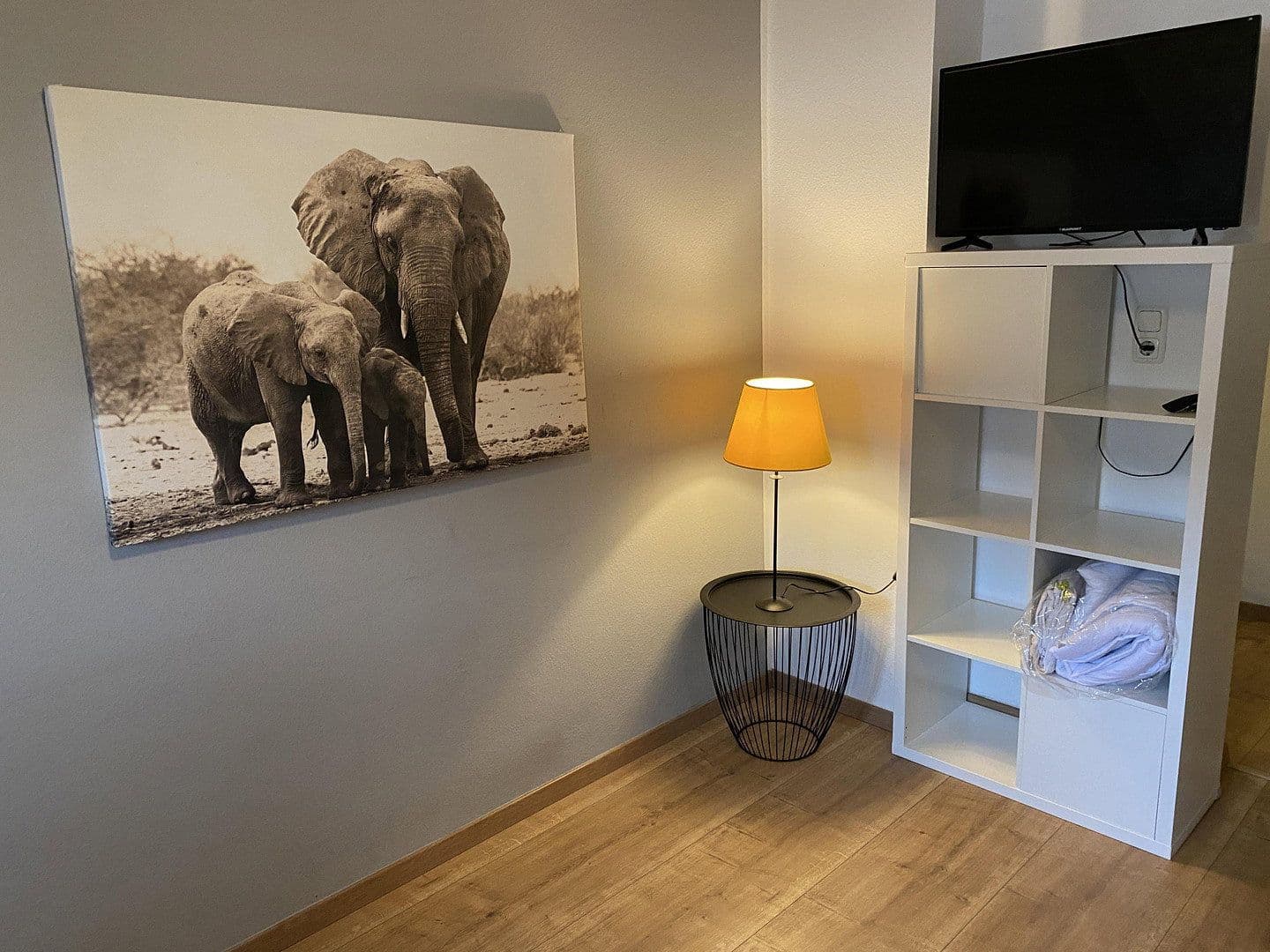 Pronájem bytu 2+kk 60 m², Moritzstr.8 Hinterhaus, Wiesbaden, Hessen Pronájem bytu 2+kk 60 m², Moritzstr.8 Hinterhaus, Wiesbaden, Hessen