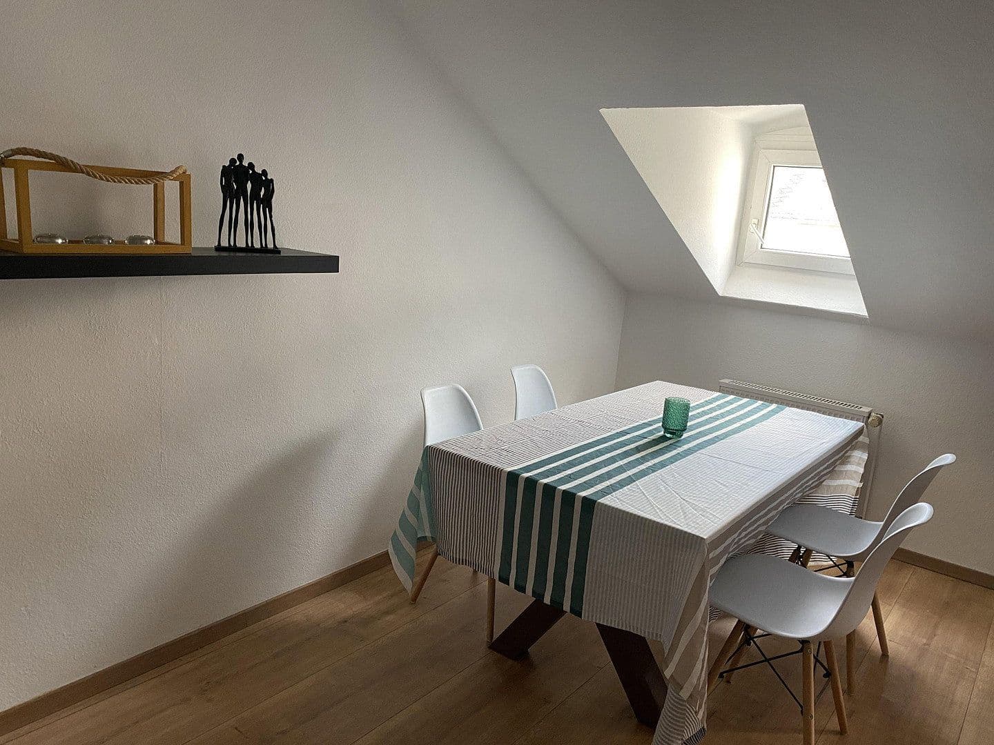 Pronájem bytu 2+kk 60 m², Moritzstr.8 Hinterhaus, Wiesbaden, Hessen Pronájem bytu 2+kk 60 m², Moritzstr.8 Hinterhaus, Wiesbaden, Hessen