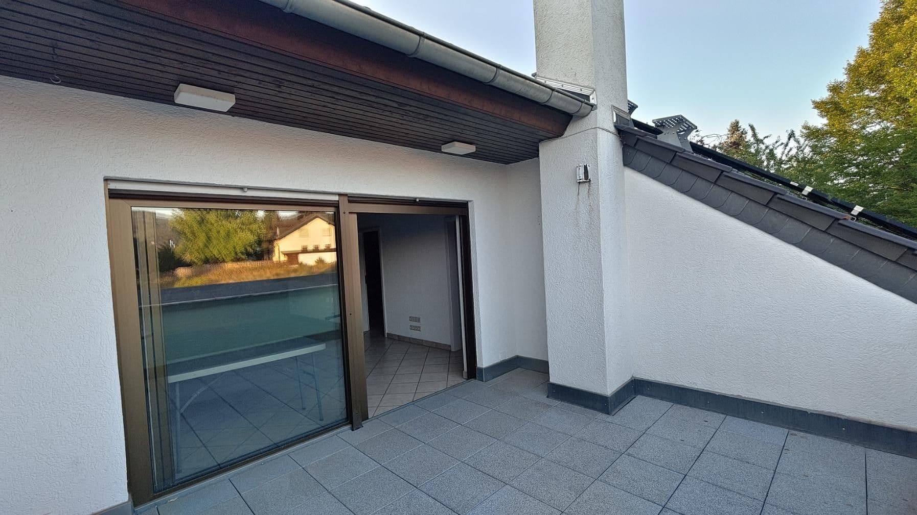 Pronájem bytu 3+1 88 m², Bickenbach, Hessen Pronájem bytu 3+1 88 m², Bickenbach, Hessen