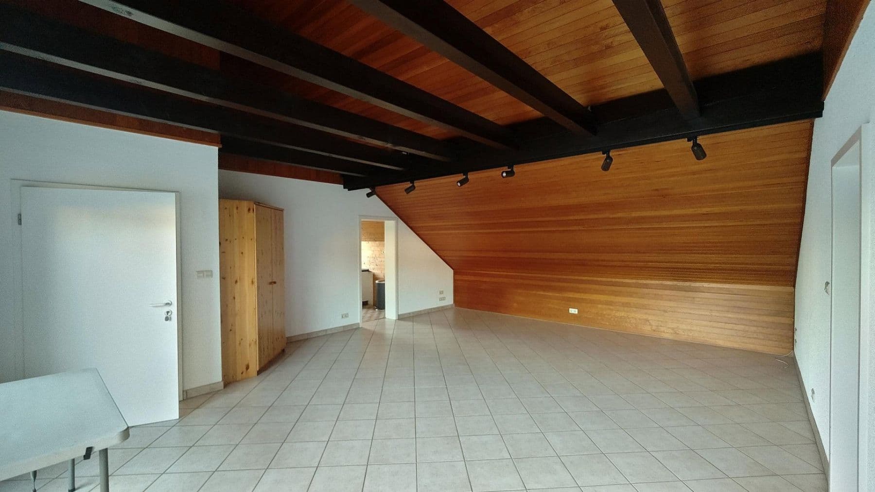 Pronájem bytu 3+1 88 m², Bickenbach, Hessen Pronájem bytu 3+1 88 m², Bickenbach, Hessen