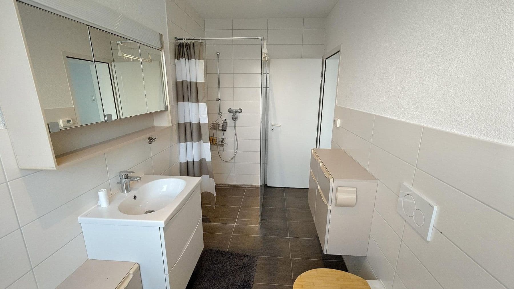 Pronájem bytu 3+1 88 m², Bickenbach, Hessen Pronájem bytu 3+1 88 m², Bickenbach, Hessen