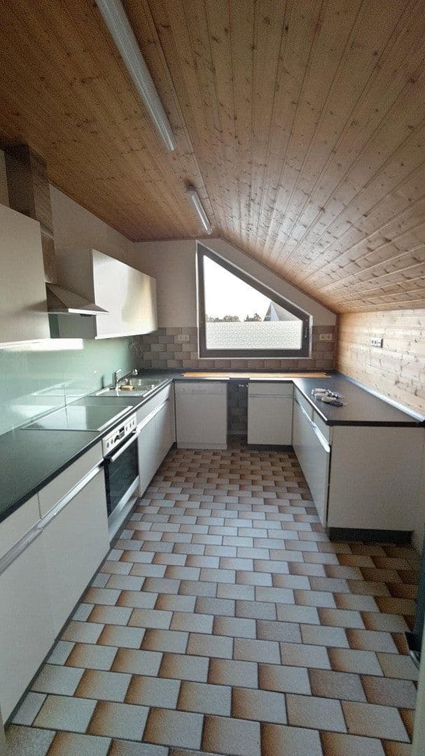 Pronájem bytu 3+1 88 m², Bickenbach, Hessen Pronájem bytu 3+1 88 m², Bickenbach, Hessen