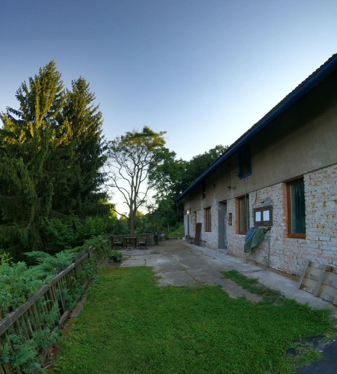 Prodej domu 140 m², pozemek 3.550 m², Kojice, Pardubický kraj Prodej domu 140 m², pozemek 3.550 m², Kojice, Pardubický kraj