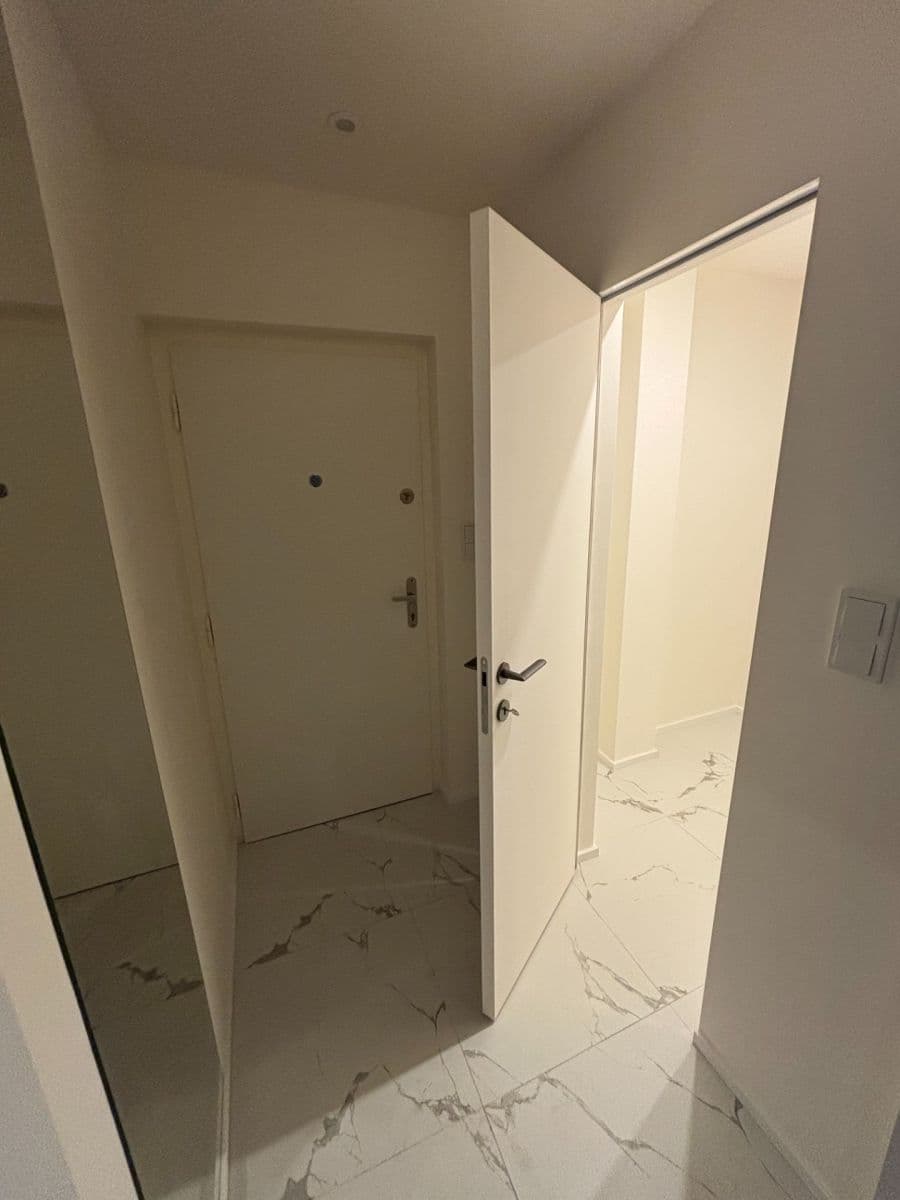 Pronájem bytu 3+kk 72 m², Mládežnická, Praha, Praha Pronájem bytu 3+kk 72 m², Mládežnická, Praha, Praha