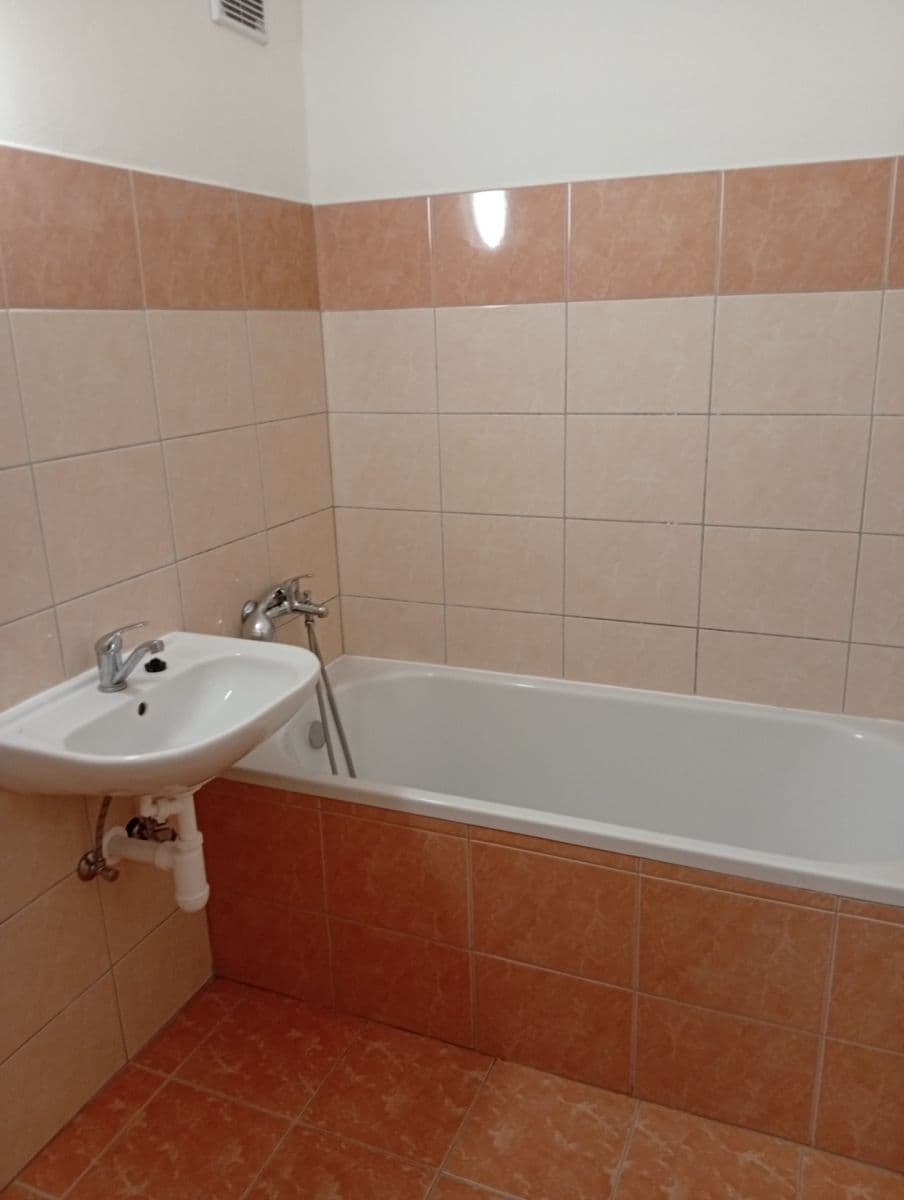 Pronájem bytu 3+1 80 m², Benešova, Kutná Hora, Středočeský kraj Pronájem bytu 3+1 80 m², Benešova, Kutná Hora, Středočeský kraj