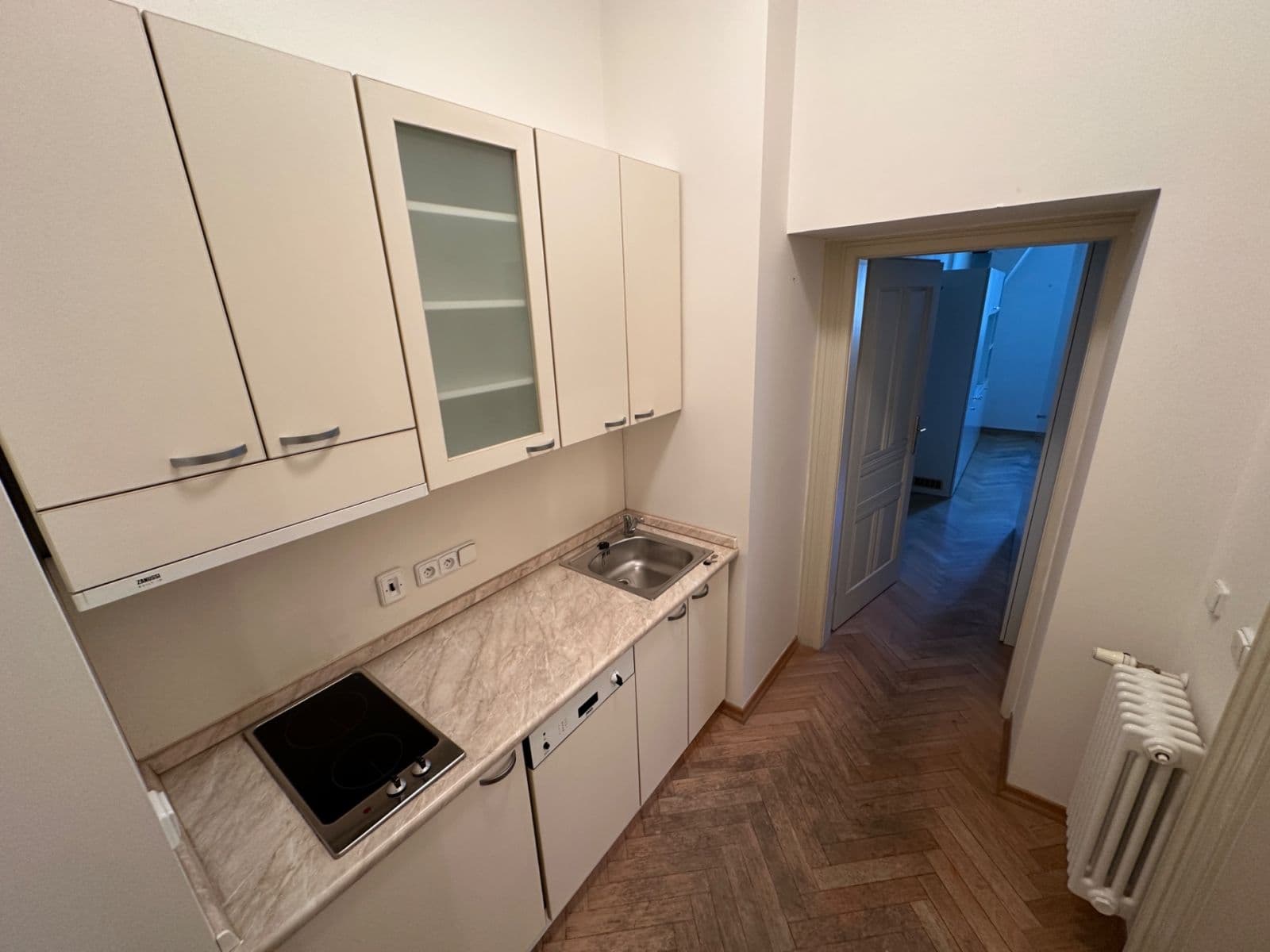 Pronájem bytu 1+kk 31 m², Valentinská, Praha, Praha Pronájem bytu 1+kk 31 m², Valentinská, Praha, Praha