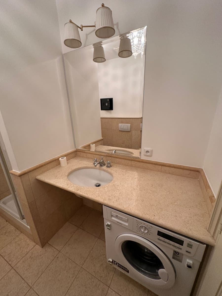 Pronájem bytu 1+kk 31 m², Valentinská, Praha, Praha Pronájem bytu 1+kk 31 m², Valentinská, Praha, Praha