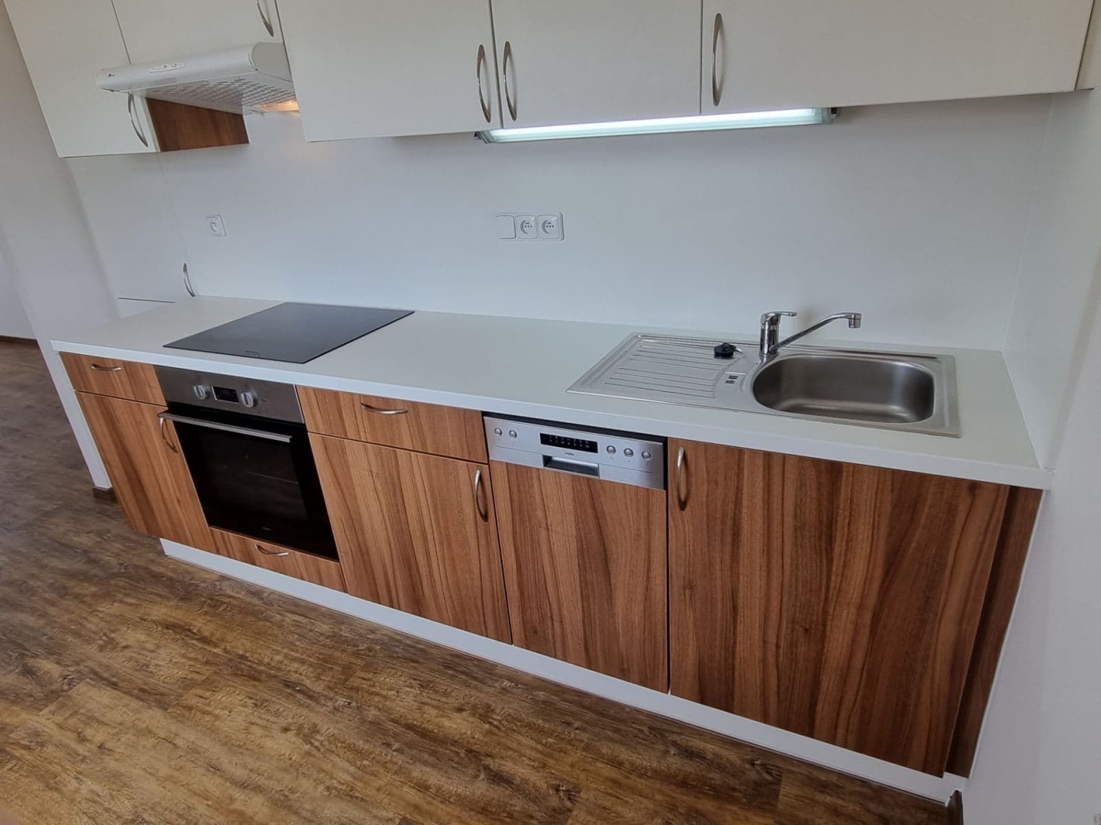 Pronájem bytu 3+kk 71 m², Nevanova, Praha, Praha Pronájem bytu 3+kk 71 m², Nevanova, Praha, Praha
