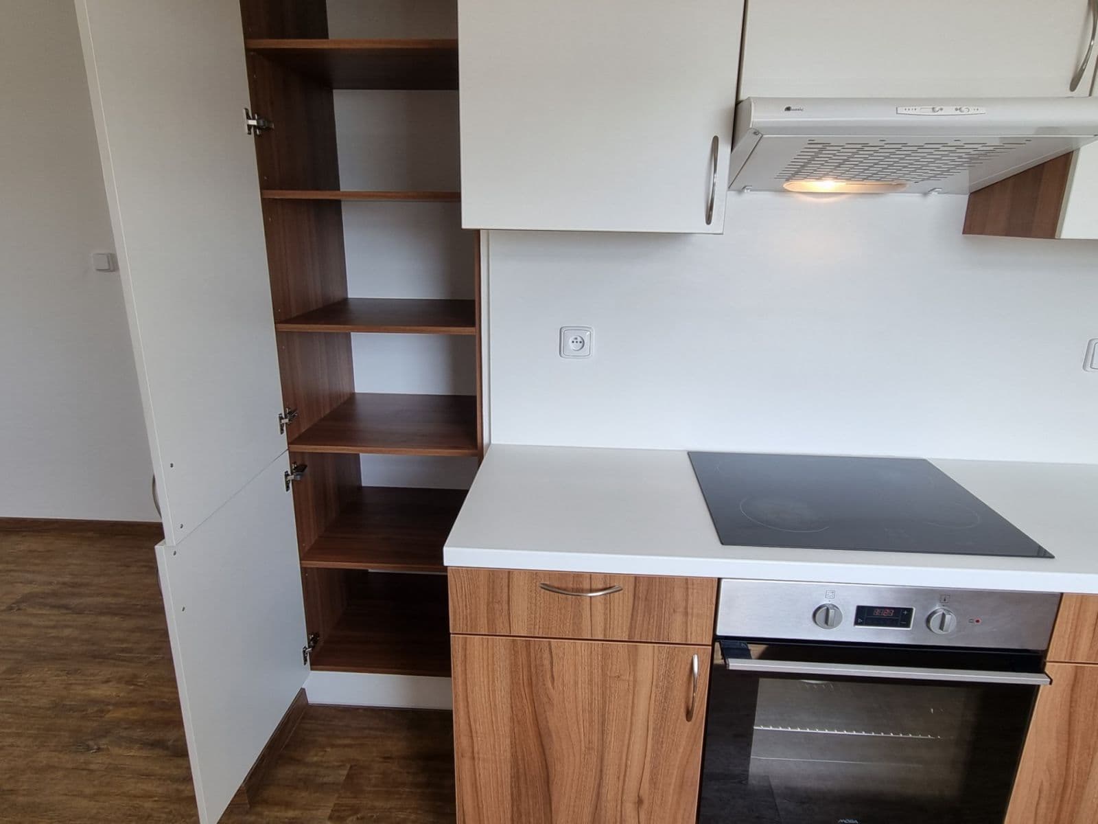 Pronájem bytu 3+kk 71 m², Nevanova, Praha, Praha Pronájem bytu 3+kk 71 m², Nevanova, Praha, Praha