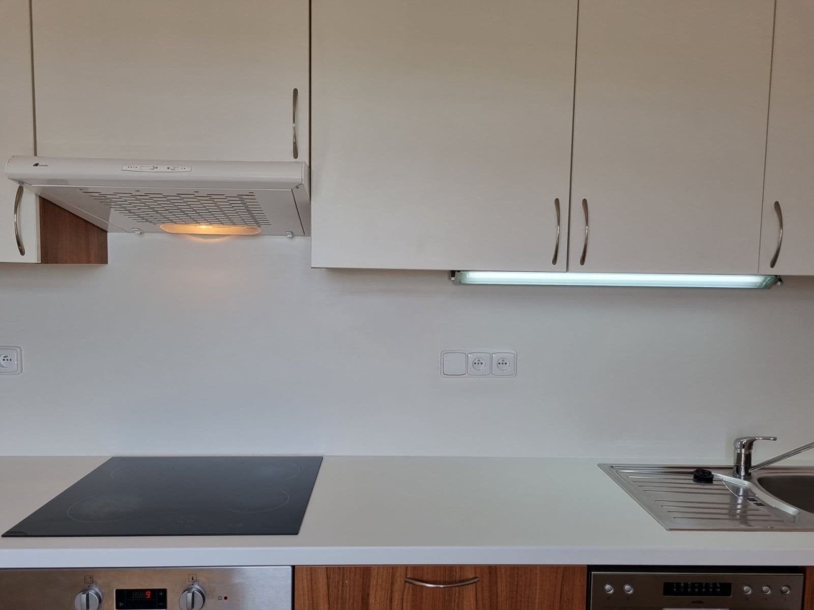 Pronájem bytu 3+kk 71 m², Nevanova, Praha, Praha Pronájem bytu 3+kk 71 m², Nevanova, Praha, Praha