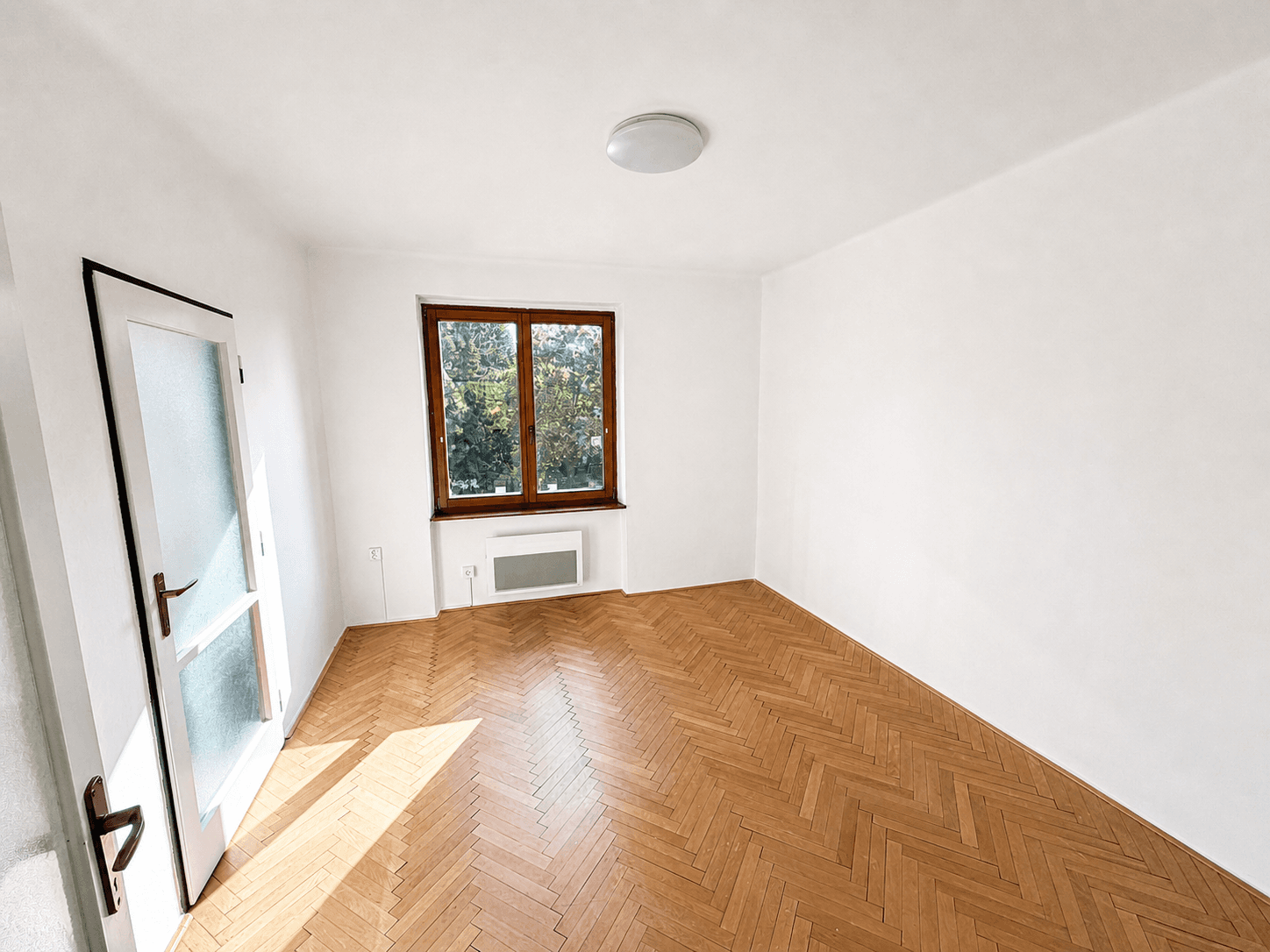 Prodej bytu 3+1 60 m², Školní, Průhonice, Středočeský kraj Prodej bytu 3+1 60 m², Školní, Průhonice, Středočeský kraj