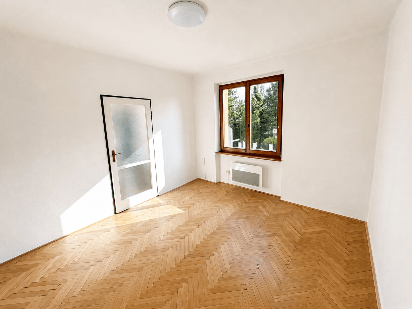 Prodej bytu 3+1 60 m², Školní, Průhonice, Středočeský kraj Prodej bytu 3+1 60 m², Školní, Průhonice, Středočeský kraj