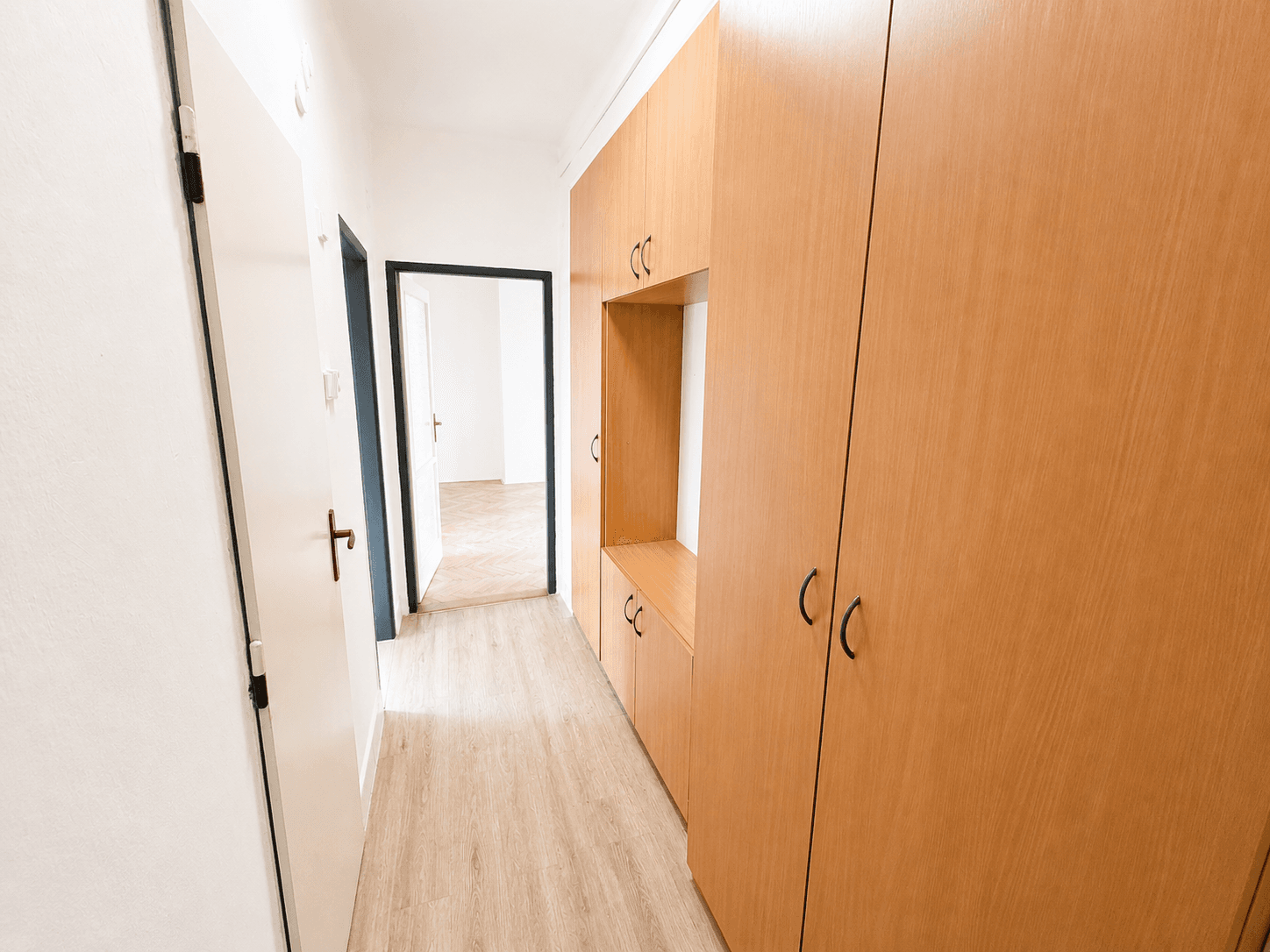 Prodej bytu 3+1 60 m², Školní, Průhonice, Středočeský kraj Prodej bytu 3+1 60 m², Školní, Průhonice, Středočeský kraj