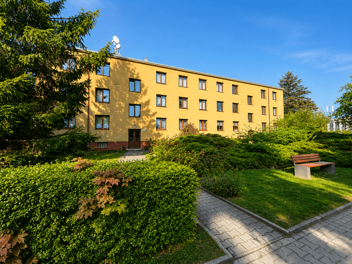 Prodej bytu 3+1 60 m², Školní, Průhonice, Středočeský kraj Prodej bytu 3+1 60 m², Školní, Průhonice, Středočeský kraj