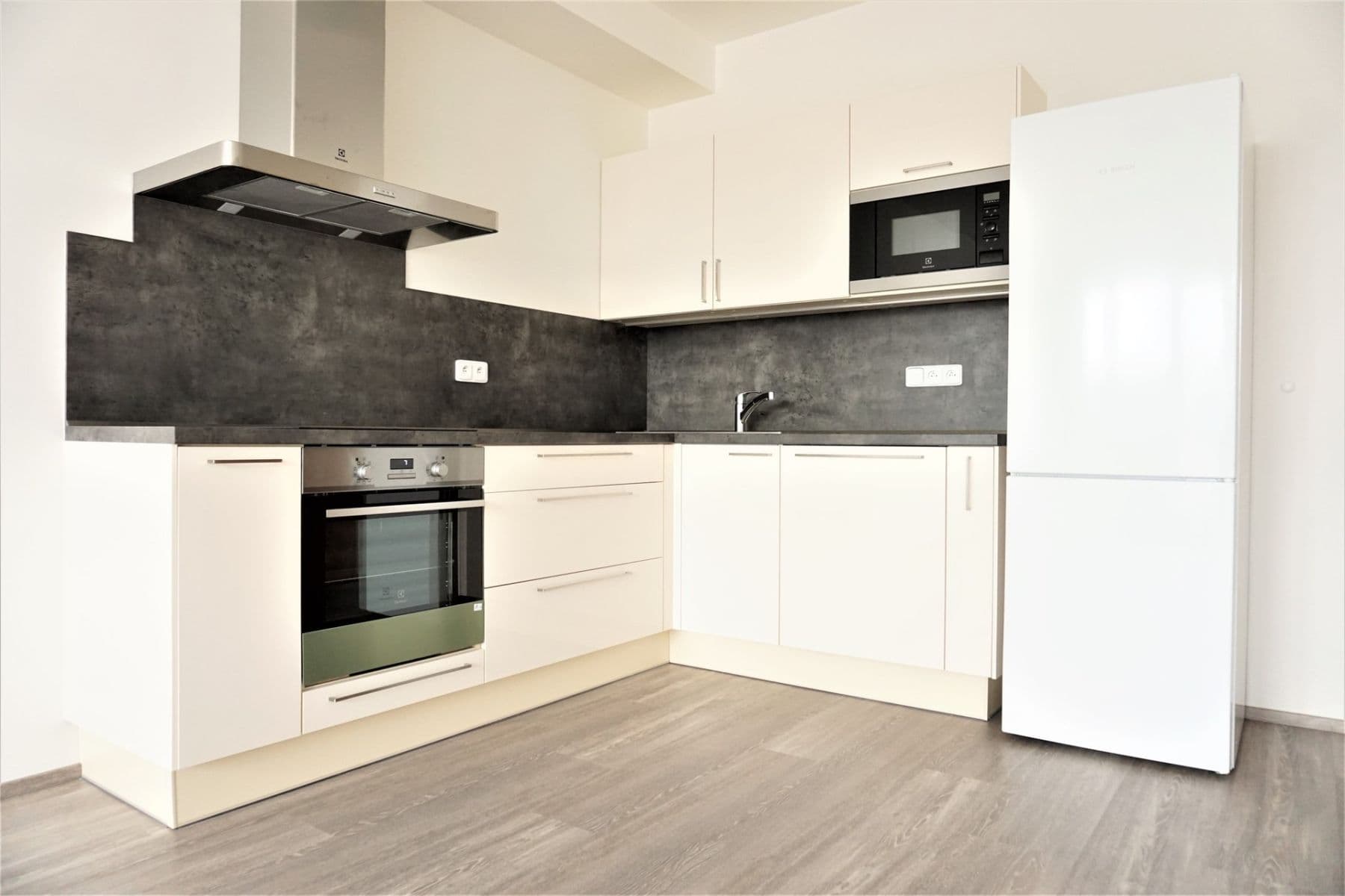 Pronájem bytu 2+kk 55 m², Kryšpínova, Praha, Praha Pronájem bytu 2+kk 55 m², Kryšpínova, Praha, Praha