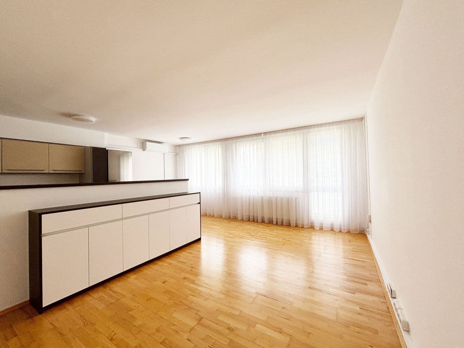 Pronájem bytu 3+kk 81 m², Květnového vítězství, Praha, Praha Pronájem bytu 3+kk 81 m², Květnového vítězství, Praha, Praha