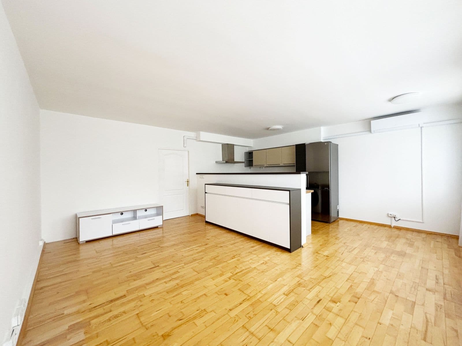 Pronájem bytu 3+kk 81 m², Květnového vítězství, Praha, Praha Pronájem bytu 3+kk 81 m², Květnového vítězství, Praha, Praha