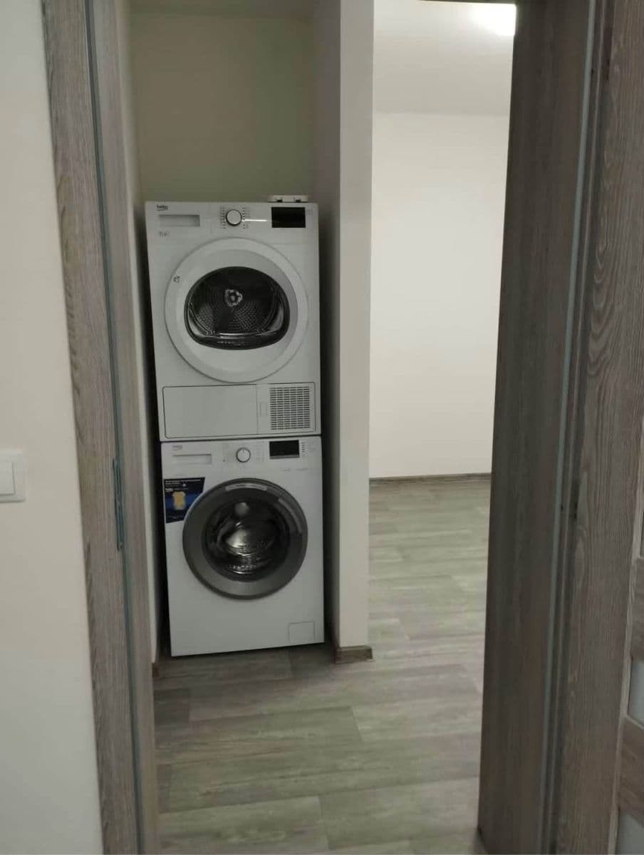 Pronájem bytu 2+kk 64 m², Větrná, Miroslav, Jihomoravský kraj Pronájem bytu 2+kk 64 m², Větrná, Miroslav, Jihomoravský kraj
