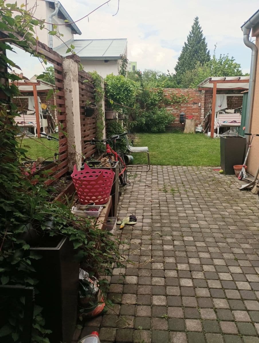 Prodej domu 135 m², pozemek 151 m², U hřiště, Brno, Jihomoravský kraj Prodej domu 135 m², pozemek 151 m², U hřiště, Brno, Jihomoravský kraj