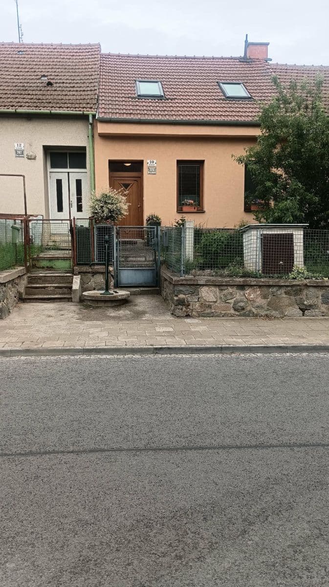 Prodej domu 135 m², pozemek 151 m², U hřiště, Brno, Jihomoravský kraj Prodej domu 135 m², pozemek 151 m², U hřiště, Brno, Jihomoravský kraj