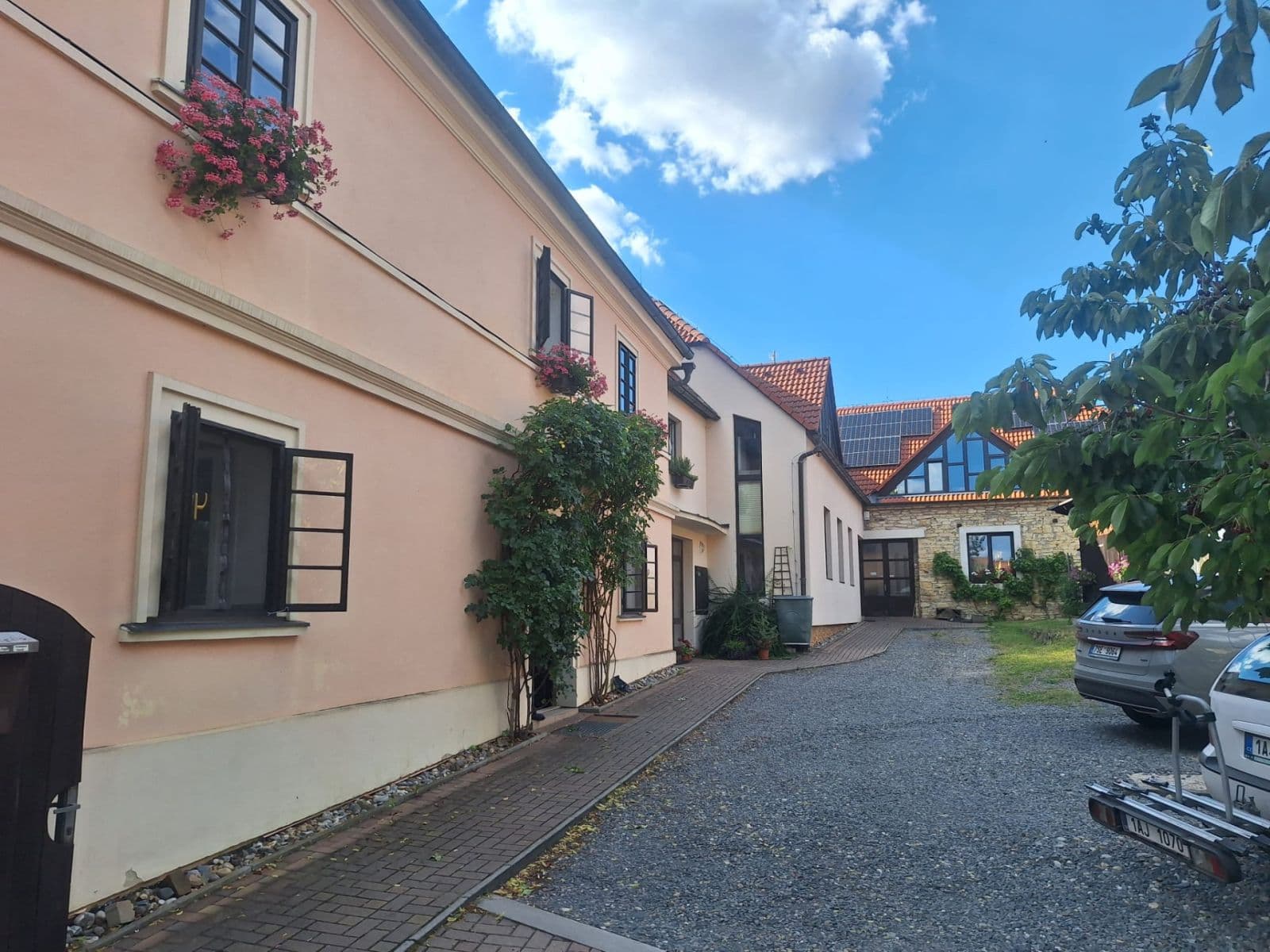 Pronájem bytu Garsoniéra 31 m², Družstevní, Kněževes, Středočeský kraj Pronájem bytu Garsoniéra 31 m², Družstevní, Kněževes, Středočeský kraj