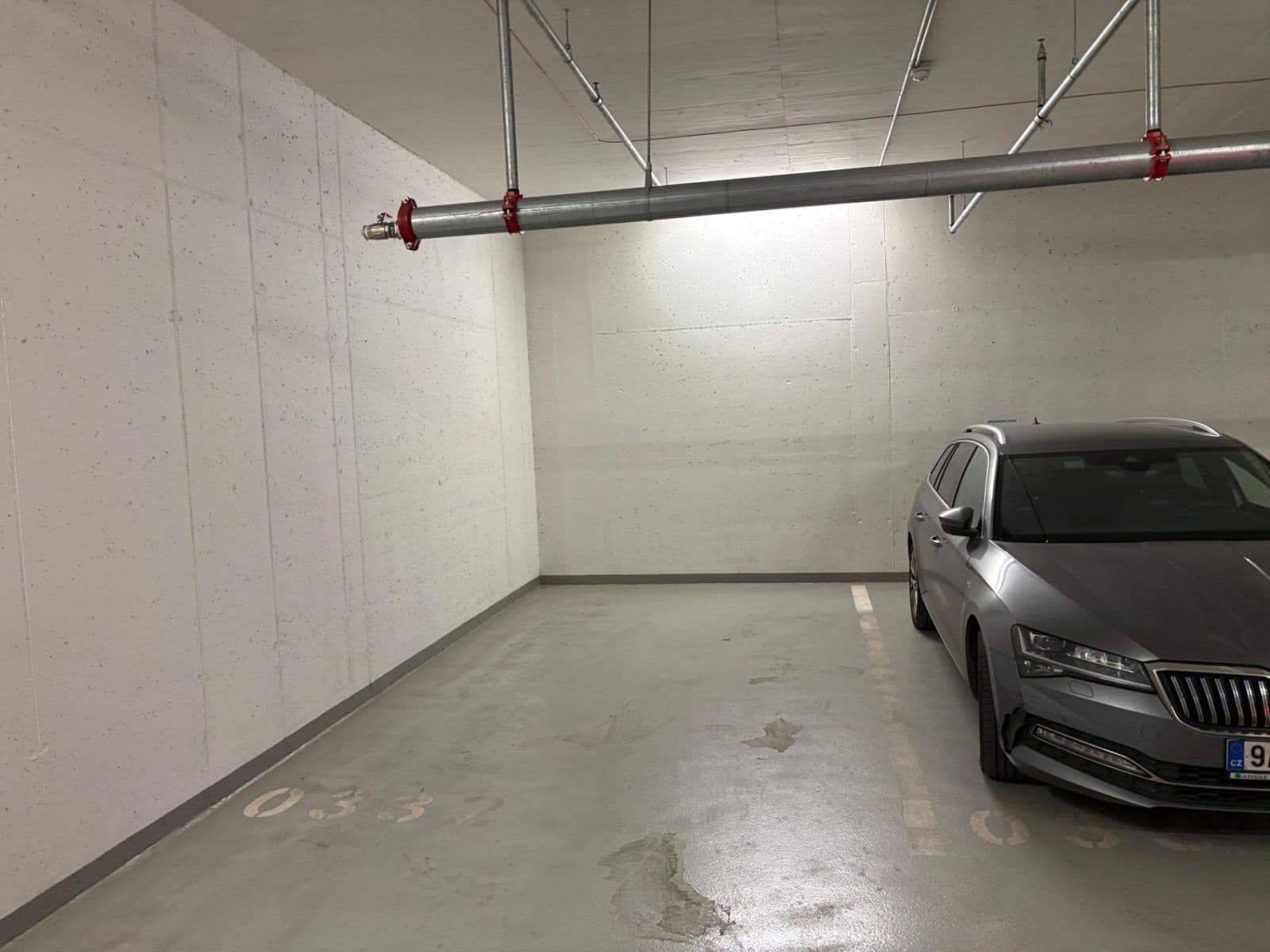 Pronájem garáže 12 m², Seifertova, Praha, Praha Pronájem garáže 12 m², Seifertova, Praha, Praha