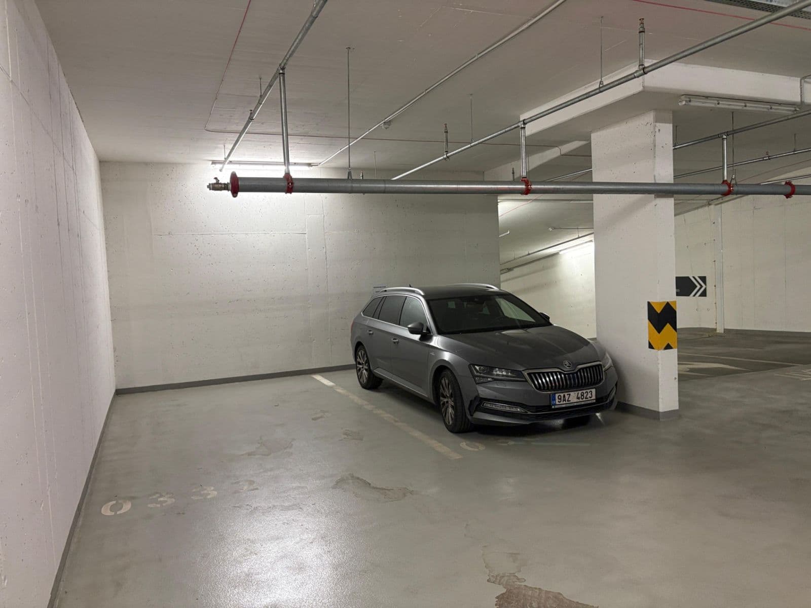 Pronájem garáže 12 m², Seifertova, Praha, Praha Pronájem garáže 12 m², Seifertova, Praha, Praha