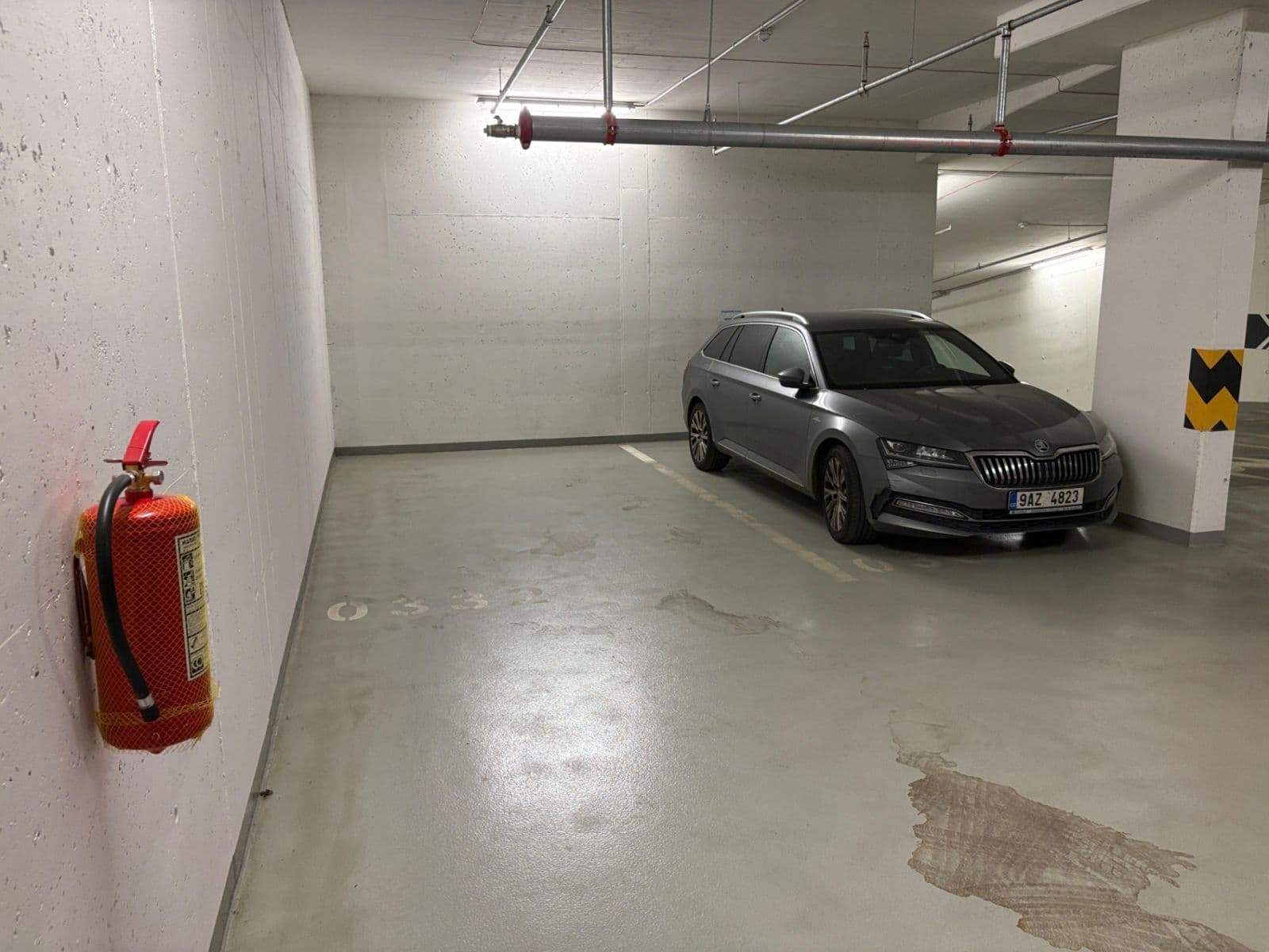 Pronájem garáže 12 m², Seifertova, Praha, Praha Pronájem garáže 12 m², Seifertova, Praha, Praha