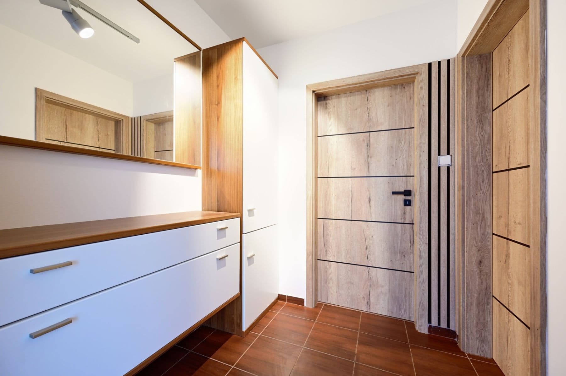 Prodej bytu 4+kk 141 m², Sportovní, Jeneč, Středočeský kraj Prodej bytu 4+kk 141 m², Sportovní, Jeneč, Středočeský kraj