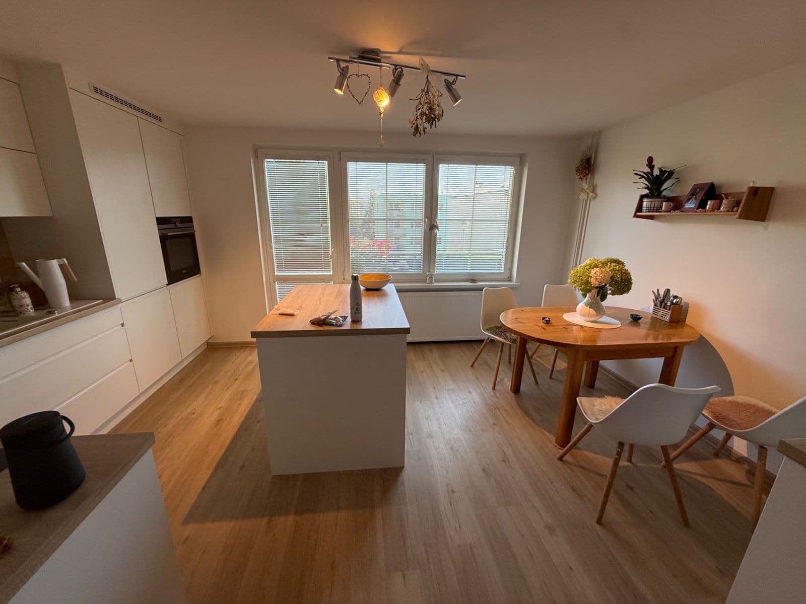 Prodej domu 270 m², pozemek 241 m², Boženy Němcové, Trutnov, Královéhradecký kraj Prodej domu 270 m², pozemek 241 m², Boženy Němcové, Trutnov, Královéhradecký kraj