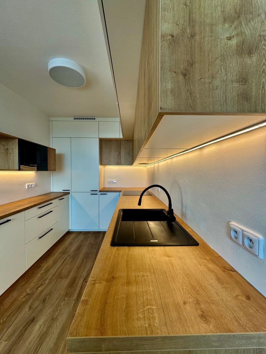Pronájem bytu 3+1 75 m², Chotovická, Praha, Praha Pronájem bytu 3+1 75 m², Chotovická, Praha, Praha