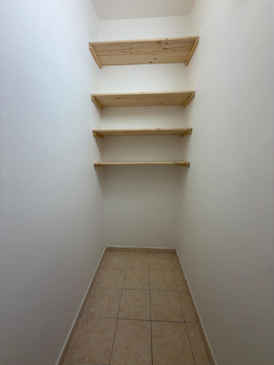Pronájem bytu 3+1 75 m², Chotovická, Praha, Praha Pronájem bytu 3+1 75 m², Chotovická, Praha, Praha