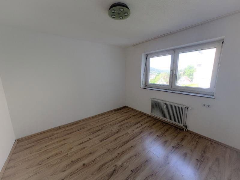 Prodej bytu 3+1 96 m², Bergwaldstraße 14, Rohrdorf, Bádensko-Württembersko Prodej bytu 3+1 96 m², Bergwaldstraße 14, Rohrdorf, Bádensko-Württembersko