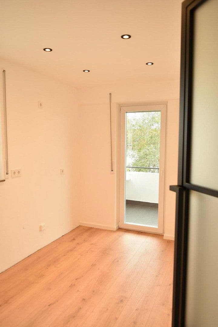 Prodej bytu 3+1 75 m², Leonberg, Bádensko-Württembersko Prodej bytu 3+1 75 m², Leonberg, Bádensko-Württembersko